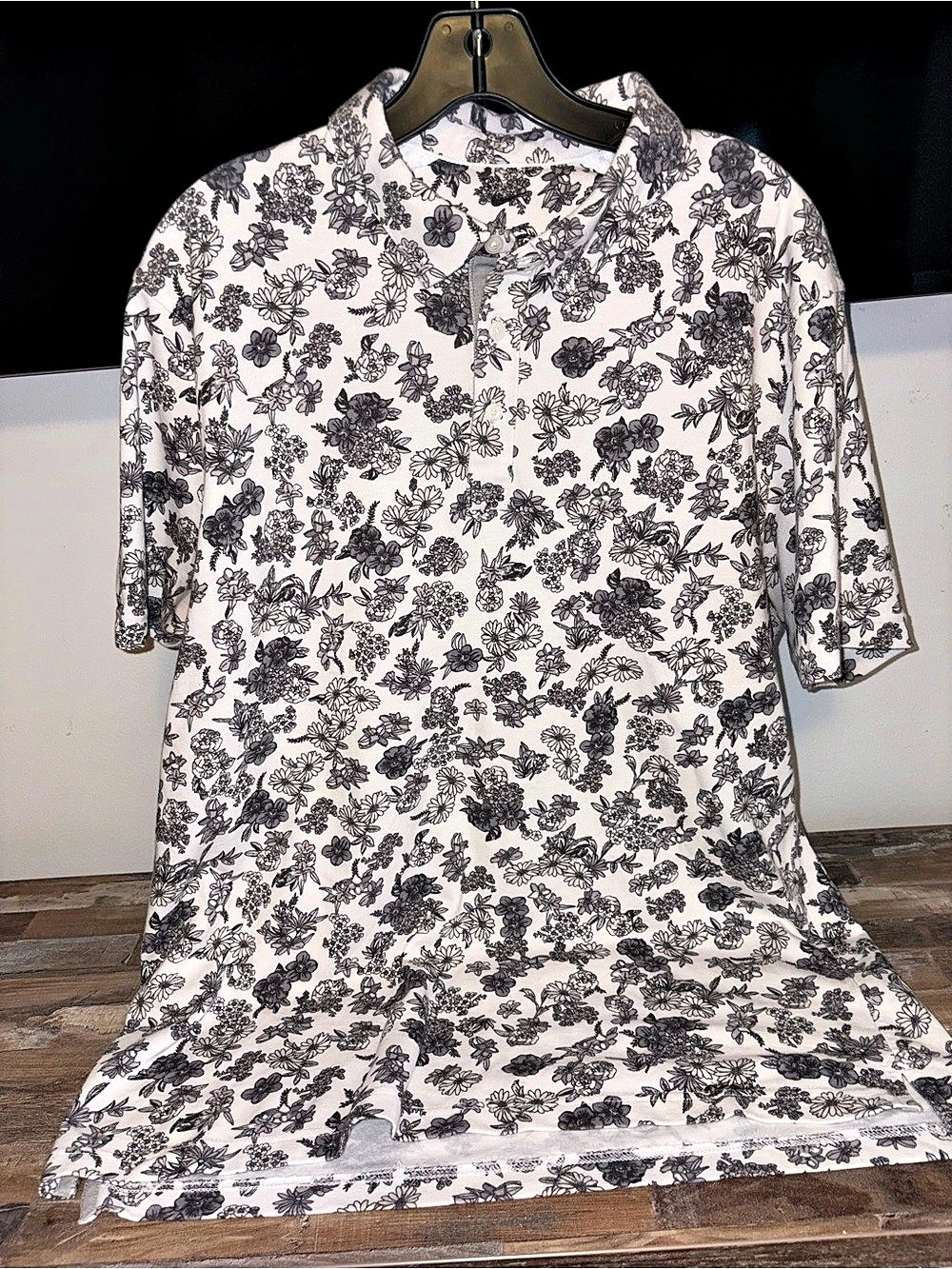 Nike Dri-FIT Velocity Floral Golf Polo Floral shirt in White & Black